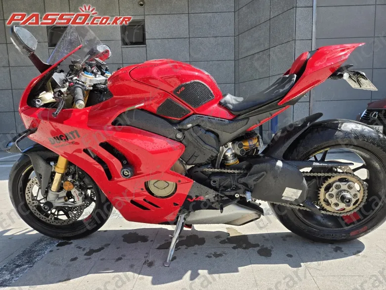 Ducati Panigale V4 S - фото 1