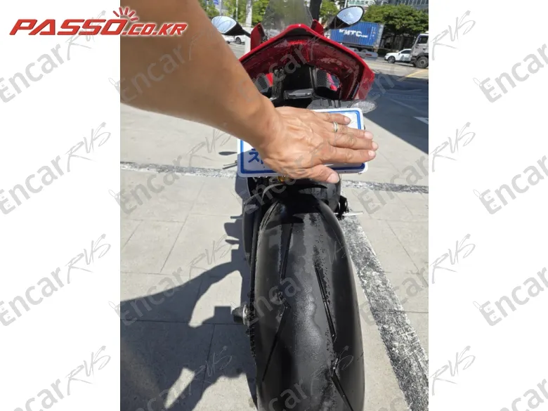 Ducati Panigale V4 S - фото 2