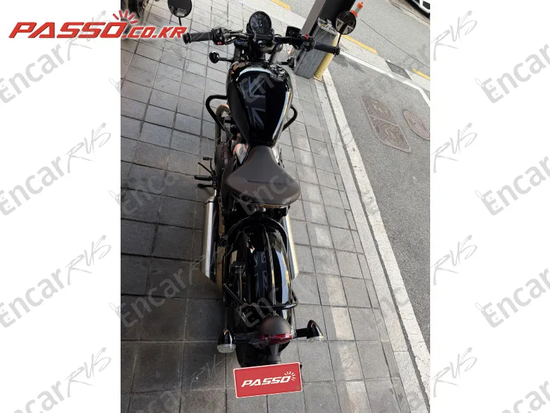 Triumph Bonneville Bobber - фото 2