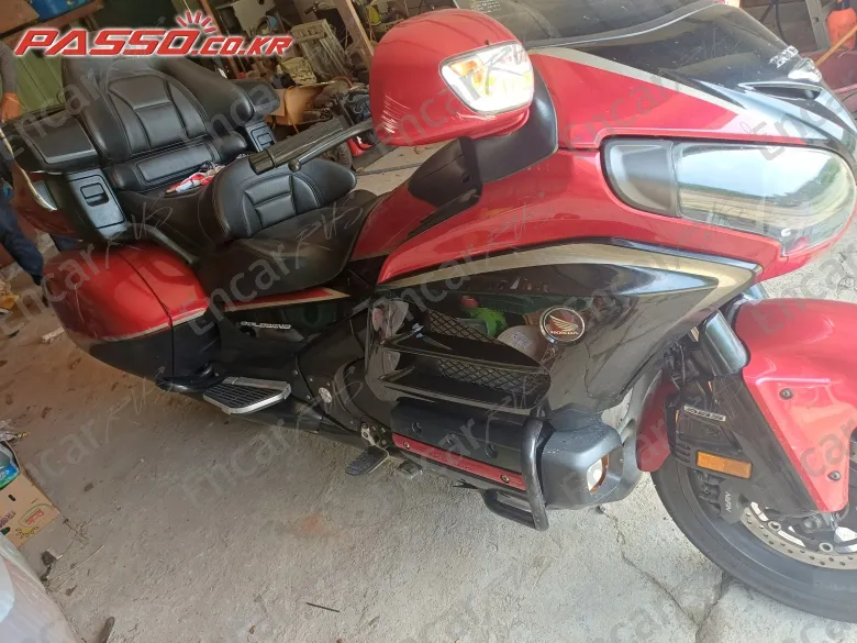 Honda Goldwing 1800 - фото 0