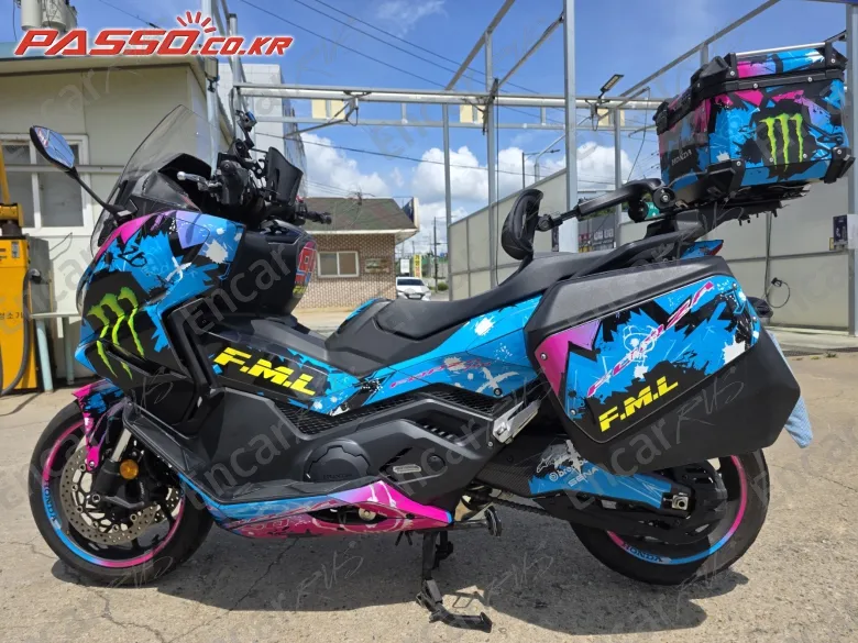 Honda Forza 750 - фото 1