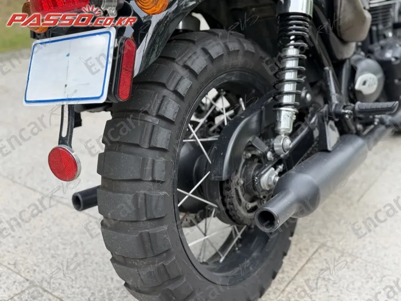 Triumph Bonneville T120 Black - фото 6