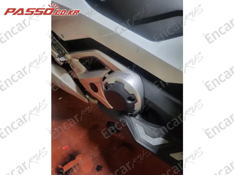 Honda Forza 750 - фото 4