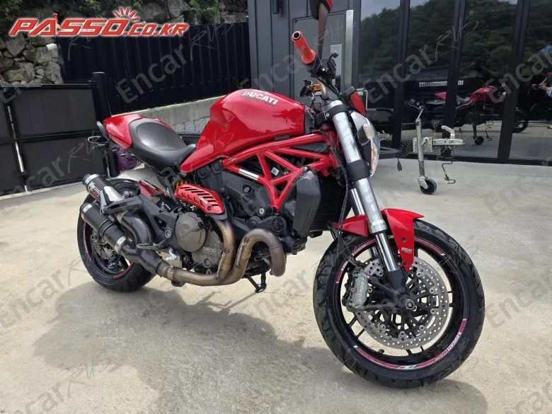 Ducati Monster 821 - фото 0