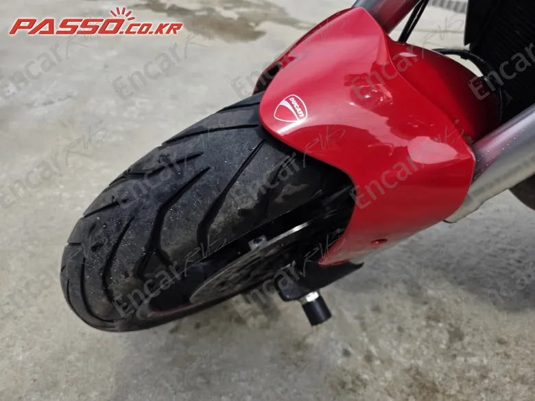 Ducati Monster 821 - фото 5
