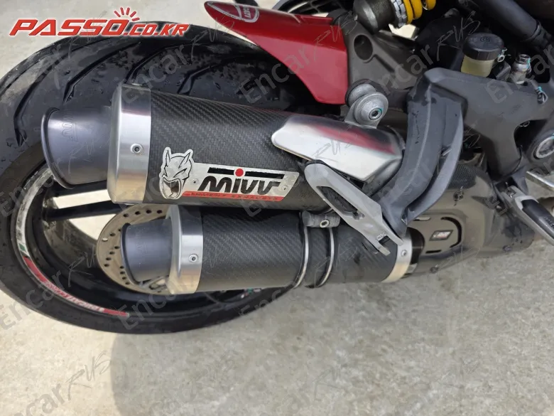 Ducati Monster 821 - фото 6