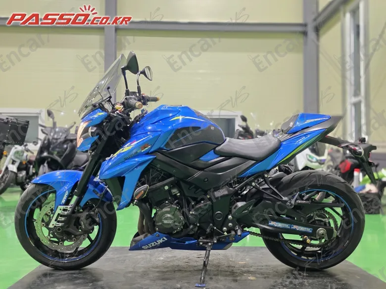 Suzuki Gsx S 750 - фото 1