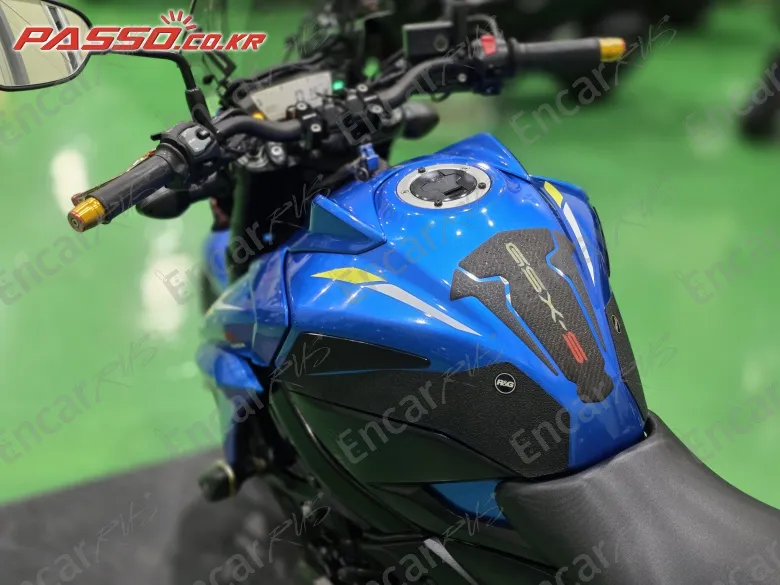 Suzuki Gsx S 750 - фото 3