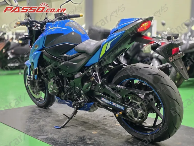 Suzuki Gsx S 750 - фото 5