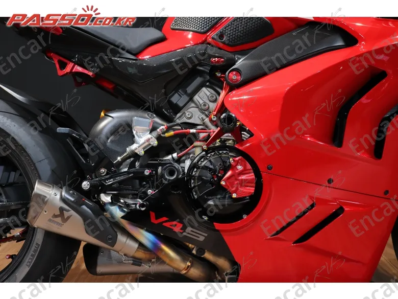 Ducati Panigale V4 S - фото 5