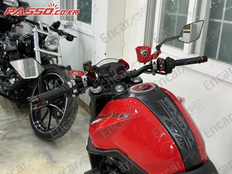 Ducati Monster 937 - фото 3