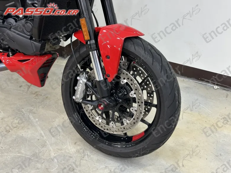 Ducati Monster 937 - фото 5