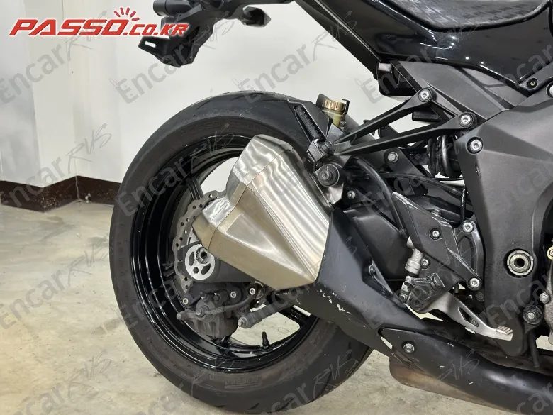 Kawasaki Z 1000 - фото 6