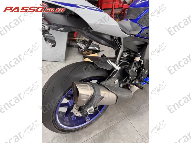 Yamaha Yzf R1 - фото 2