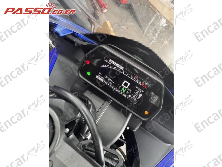 Yamaha Yzf R1 - фото 6