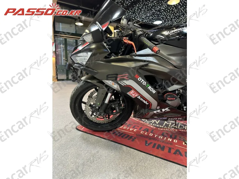 Kawasaki Zx 6 R - фото 2