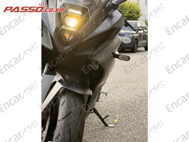 Suzuki Gsx 8 R - фото 5