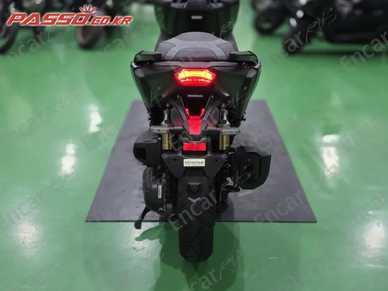 Honda Adv 350 - фото 2