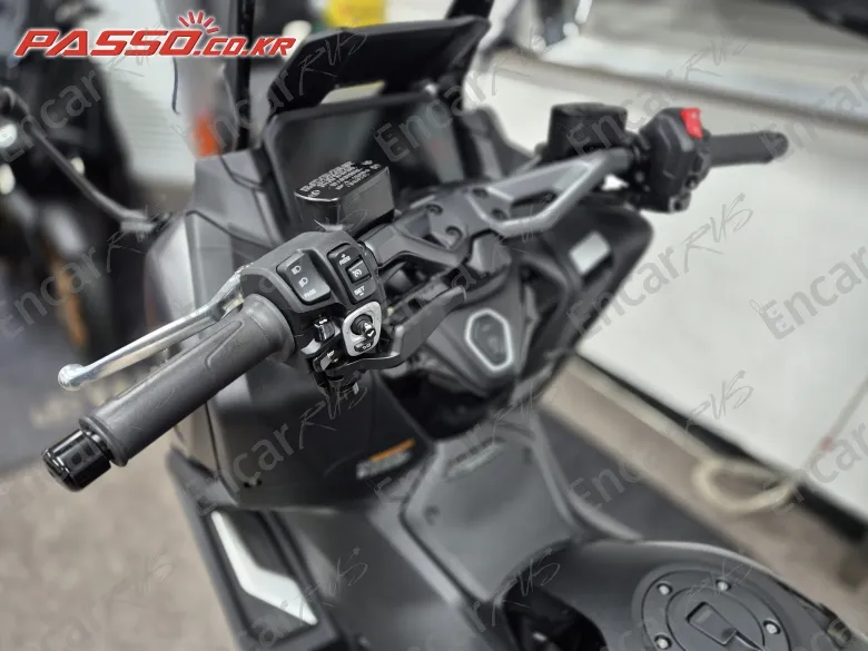 Yamaha T Max 560 - фото 3