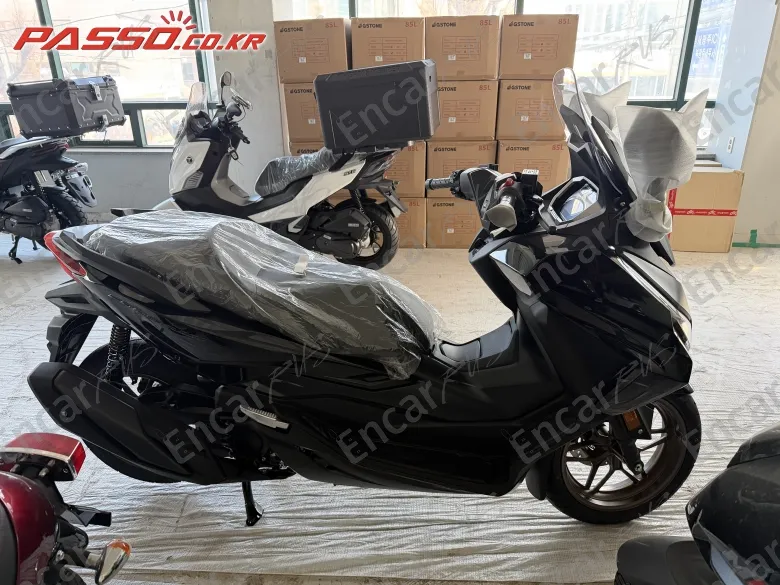 Honda Forza 350 - фото 3