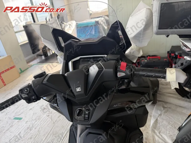 Honda Forza 350 - фото 6