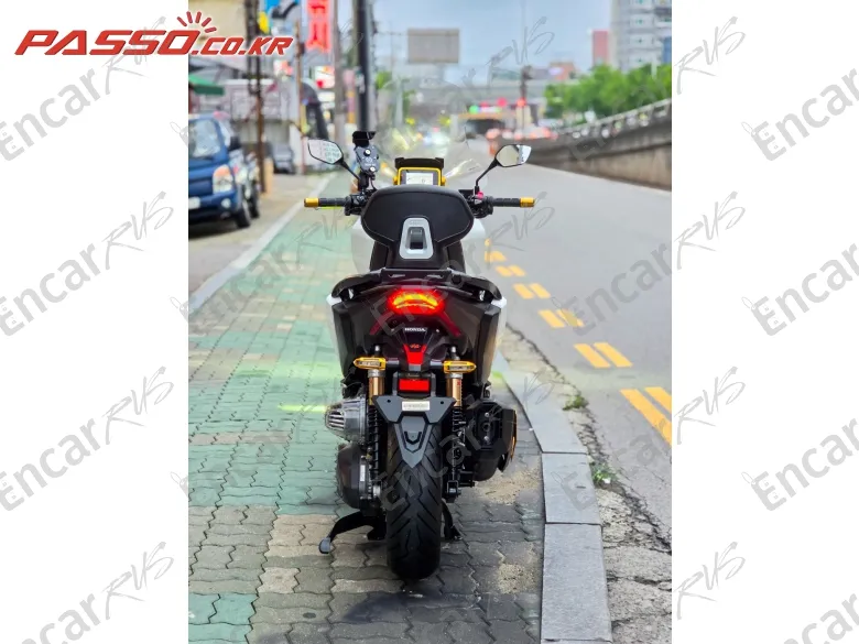 Honda Adv 350 - фото 2
