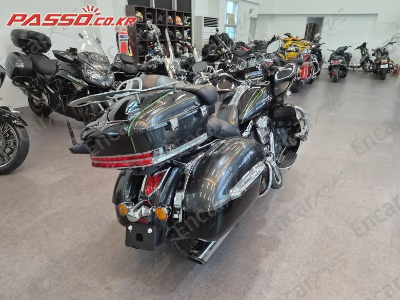 Kawasaki Vulcan 1700 Voyager Abs - фото 6