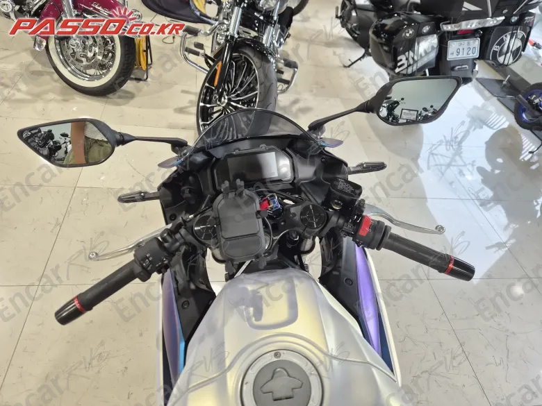 Yamaha Yzf R3 - фото 3