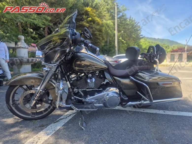 Harley-Davidson Flhxs Street Glide Special - фото 1
