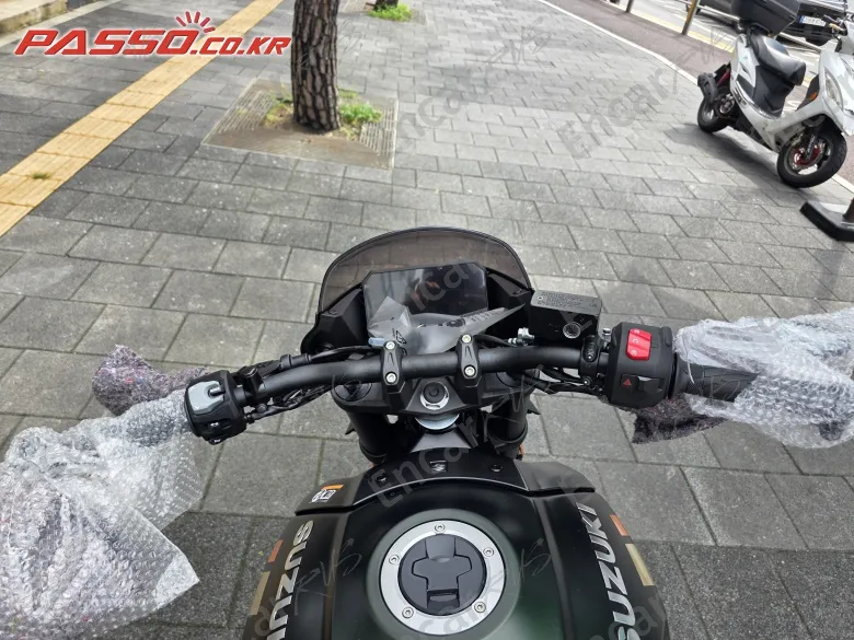Suzuki Gsx 8 Tt - фото 3