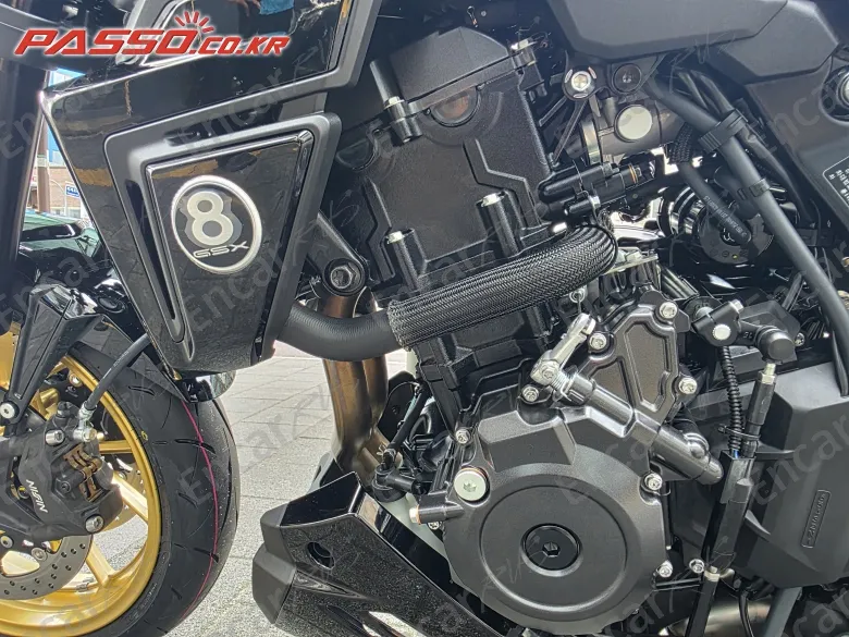 Suzuki Gsx 8 Tt - фото 4