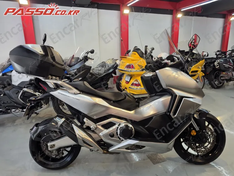 Honda Forza 750 - фото 0