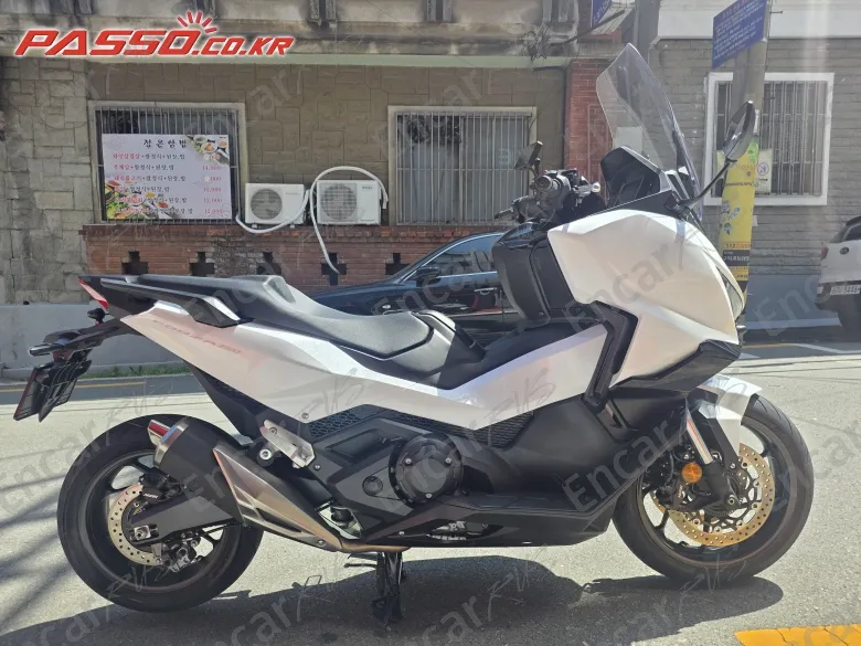 Honda Forza 750 - фото 0