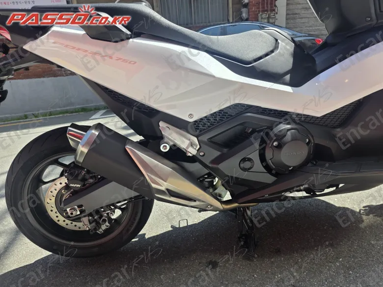 Honda Forza 750 - фото 6
