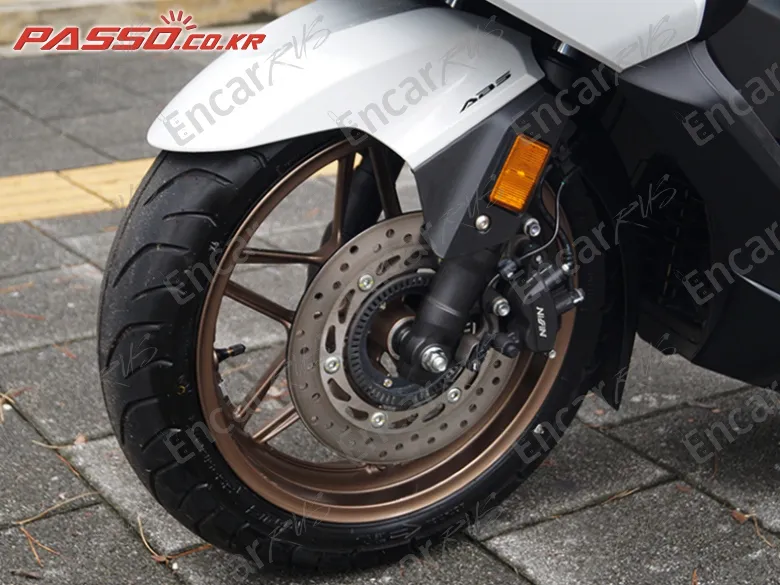 Honda Forza 350 - фото 5