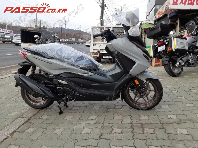 Honda Forza 350 - фото 0