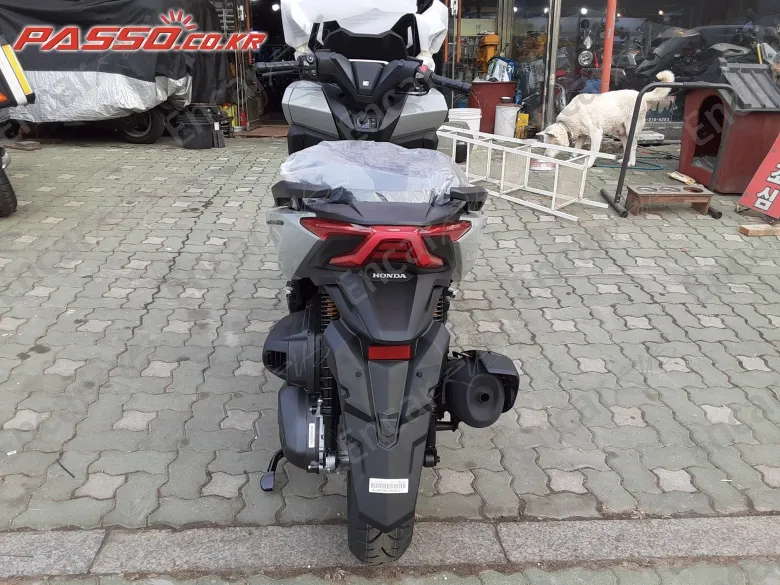 Honda Forza 350 - фото 2