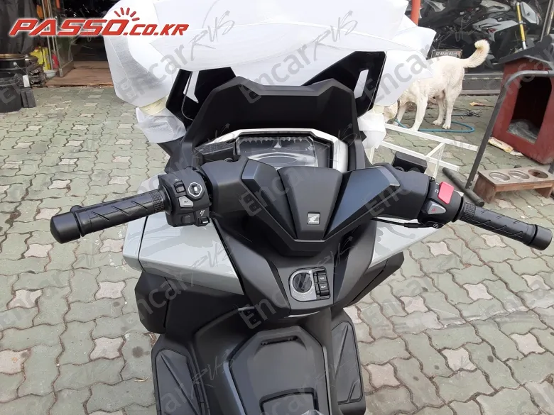 Honda Forza 350 - фото 3