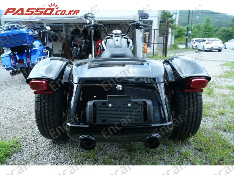 Harley-Davidson Freewheeler - фото 2