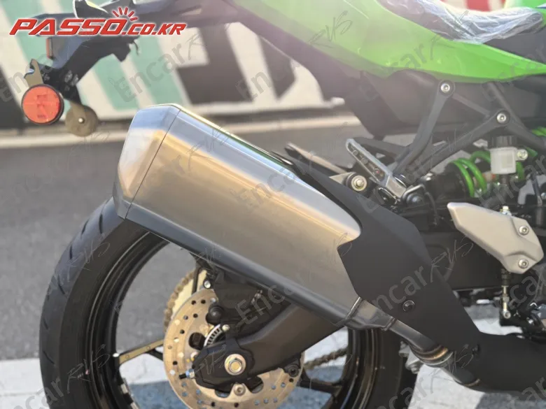 Kawasaki Ninja Zx 4 Rr - фото 6