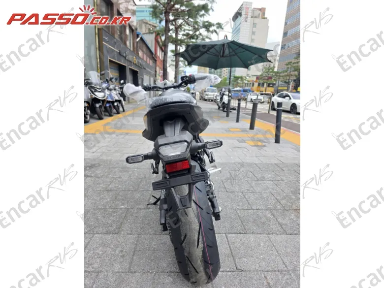 Suzuki Gsx 8 T - фото 2