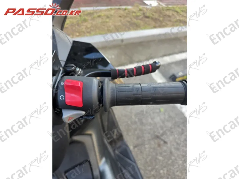 Honda Forza 350 - фото 3
