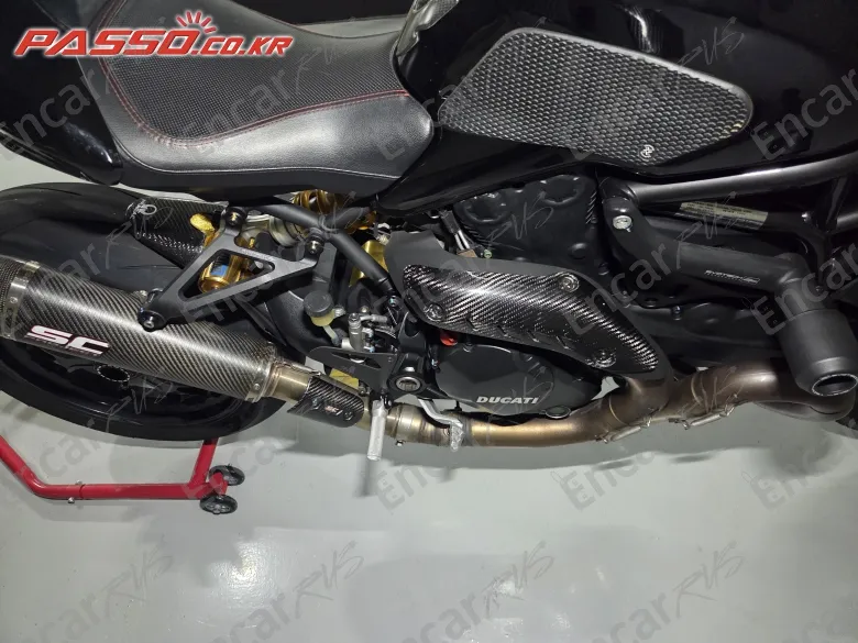 Ducati Monster 1200 R - фото 6