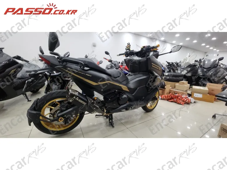 Honda Forza 750 - фото 0