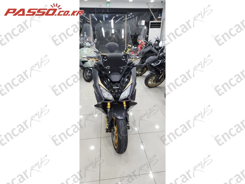 Honda Forza 750 - фото 5