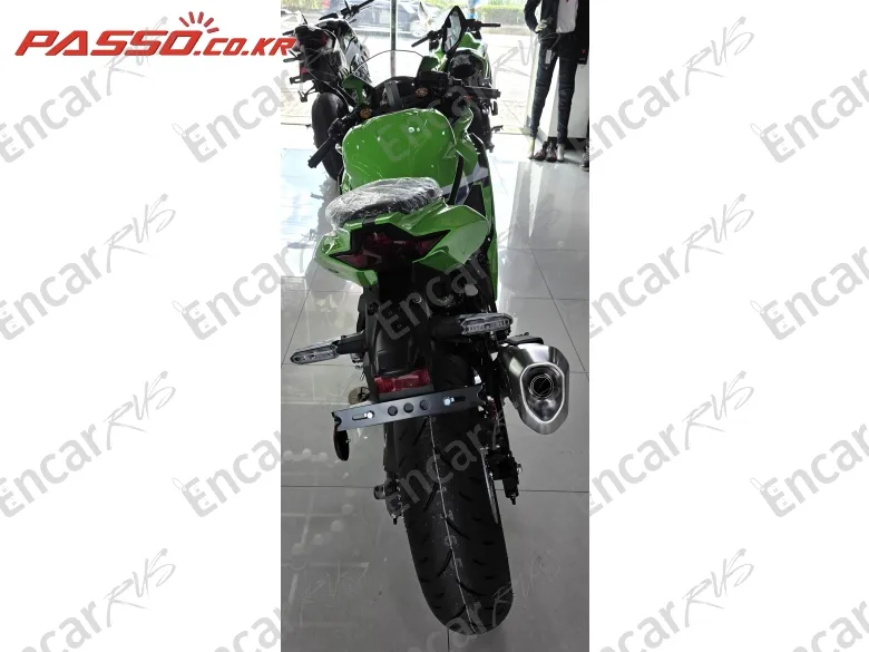 Kawasaki Ninja Zx 4 Rr - фото 2