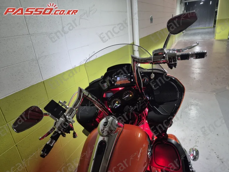 Harley-Davidson Fltruse Cvo Road Glide Ultra - фото 3