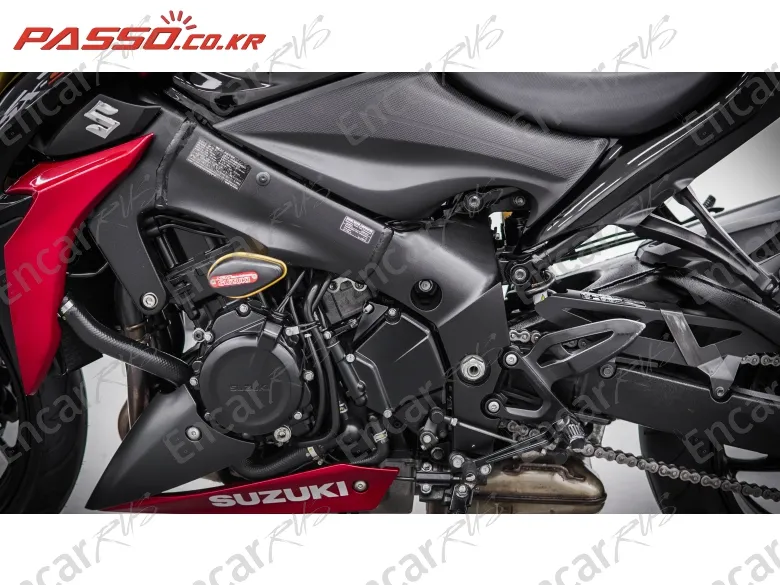 Suzuki Gsx S 1000 - фото 4