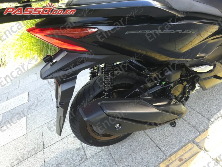 Honda Forza 350 - фото 6
