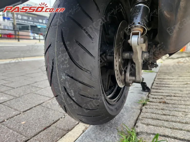 Suzuki Burgman 650 Executive - фото 6